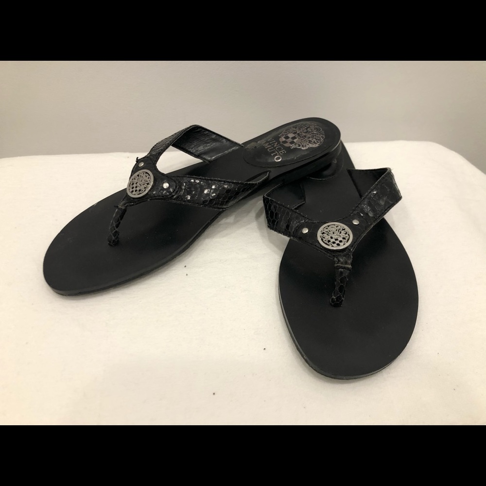 Vince Camuto Flip Flops - Picture 2 of 8